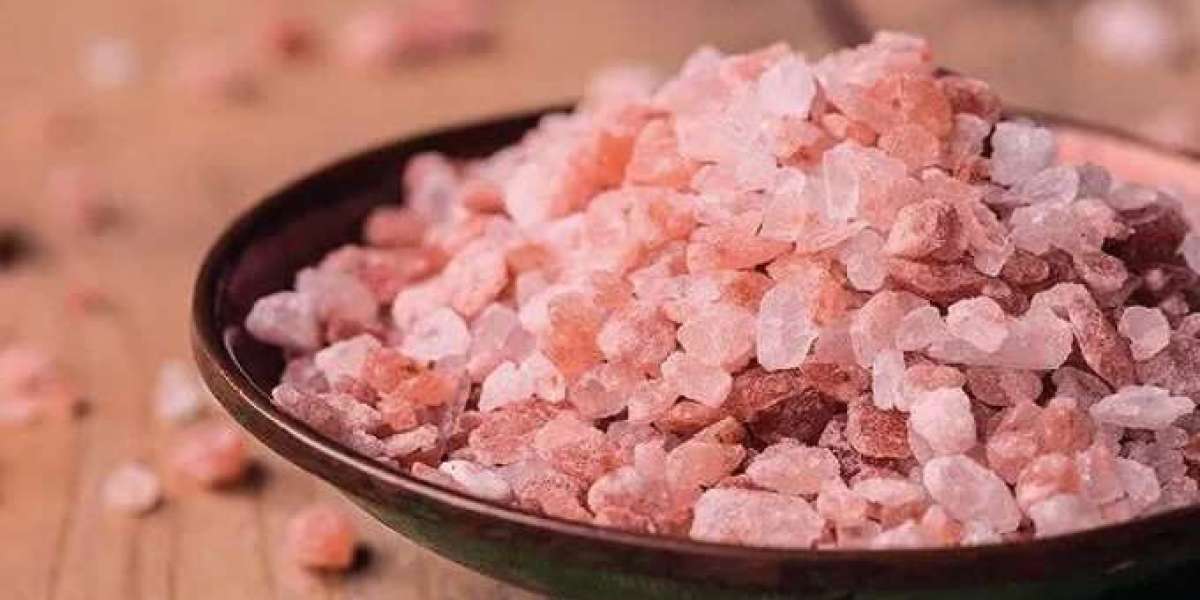 How a Natural Salt Importer in Sharjah Supplies High-Quality Granular Dark Pink Salt
