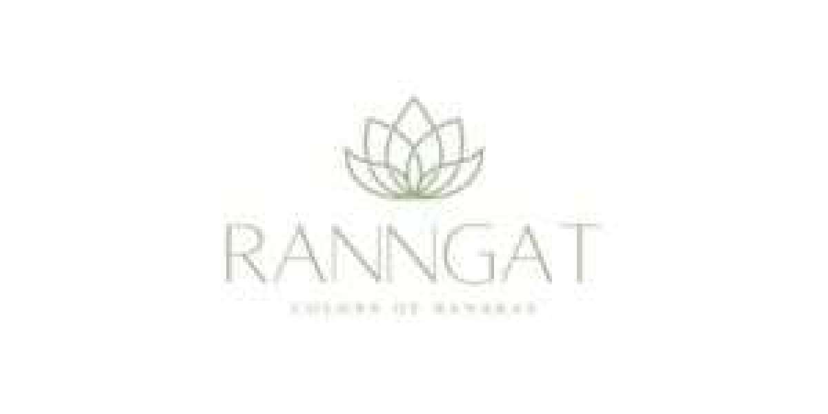 Banarasi Sarees: A Woven Expression of Tradition and Grace – Discover Yours at Ranngat
