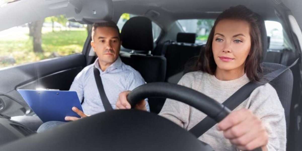 The Key to Safe and Confident Driving: How to Choose the Best Driving School Ottawa
