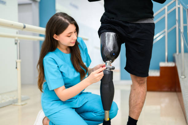 Physical Therapy Tips for Transtibial Prosthesis Users in Singapore - CurveCleaverus