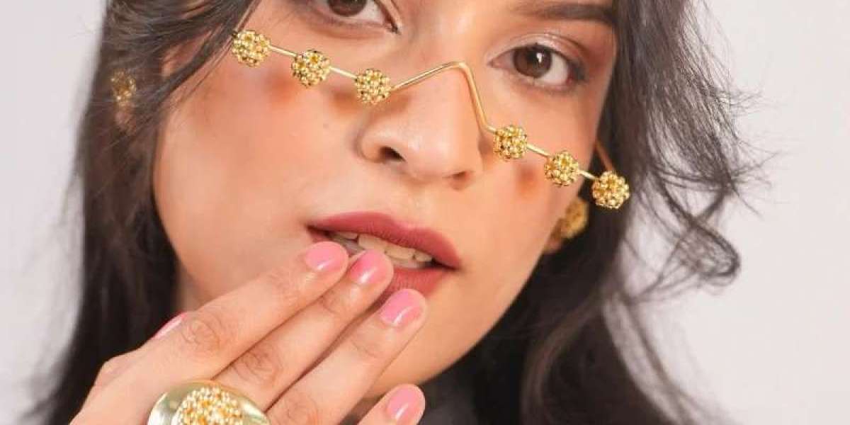 Face Chains & Face Jewellery by VAIDAAN: The Perfect Blend of Style and Tradition