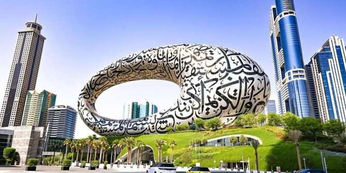 Top 10 Must-Visit Attractions in Dubai for First-Time Travelers