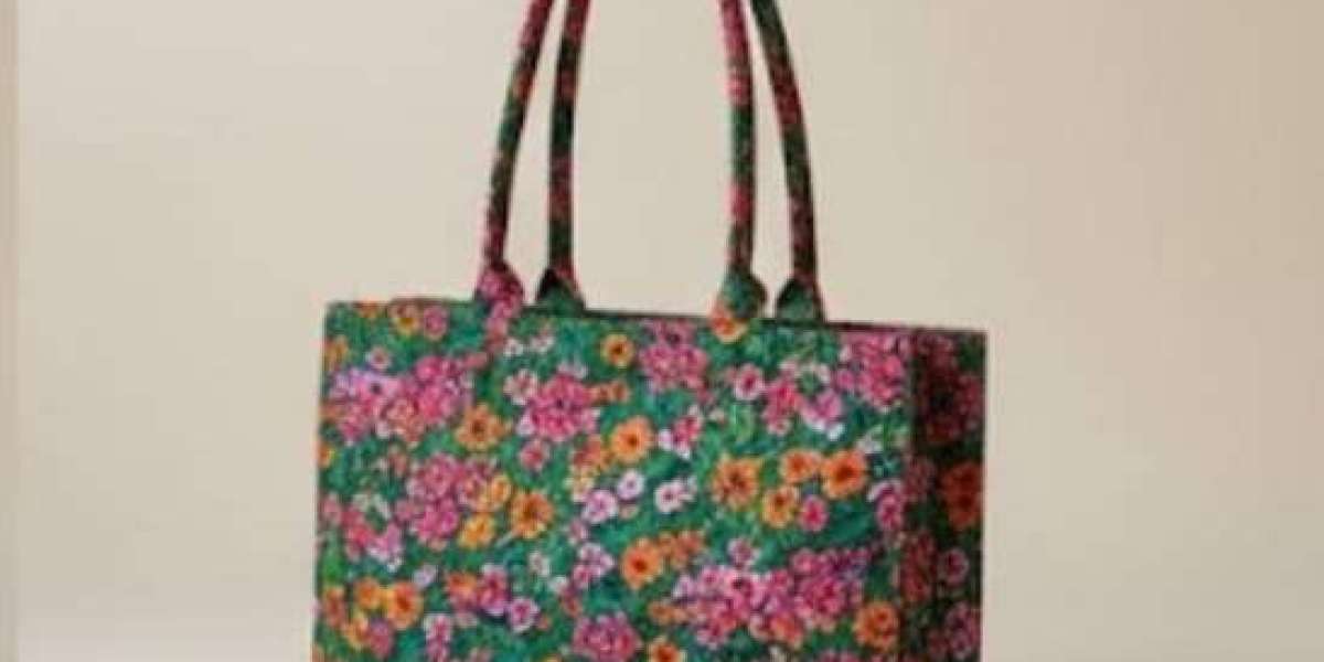 Why the Best Tote Bags in Pakistan Solve Everyday Carry Problems