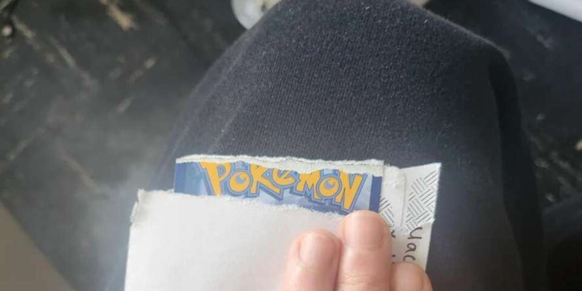 Pokémon-Karten öffnen: Vorsicht vor Toploader-Rissen