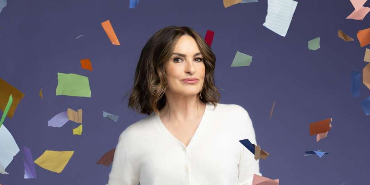 Mariska Hargitay's Broadway Debut: Every Brilliant Thing