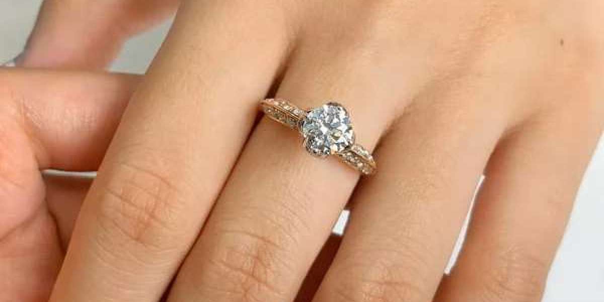 Old Mine Cut Lab Diamond Ring – A Timeless Vintage Choice