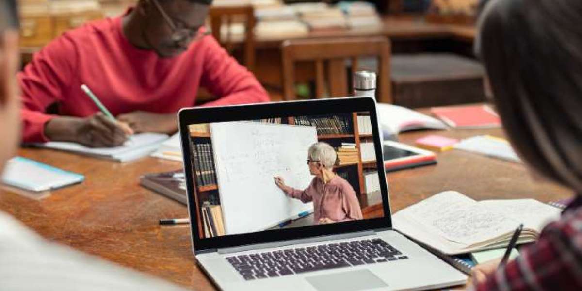 10 Essential Tips for Choosing the Right Dutch Language Course