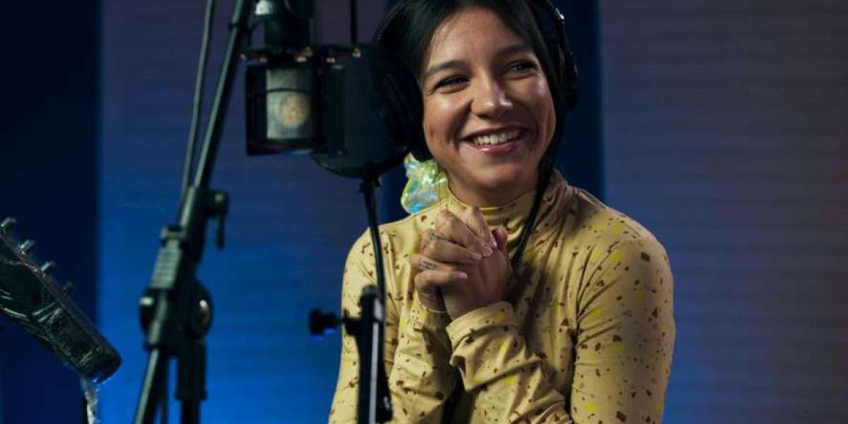 Over the Moon: Priscilla Alcântara's Song