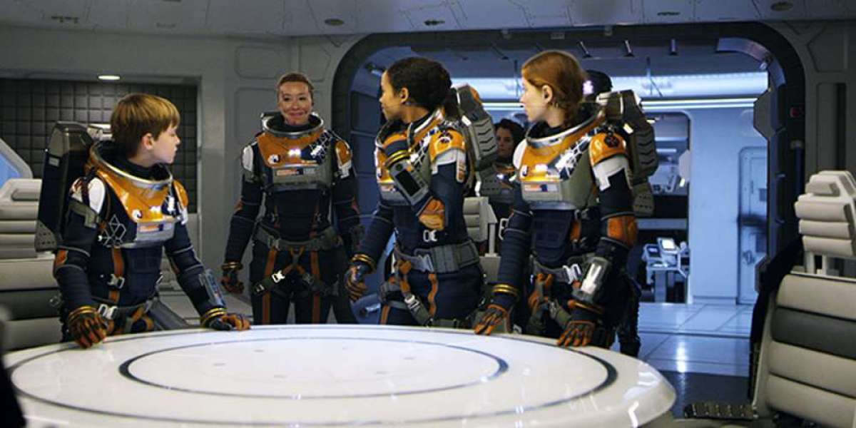 Lost in Space Final Season - Netflix 2021