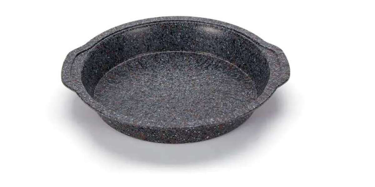 Do Uncoated Cake Pans Bake Better?