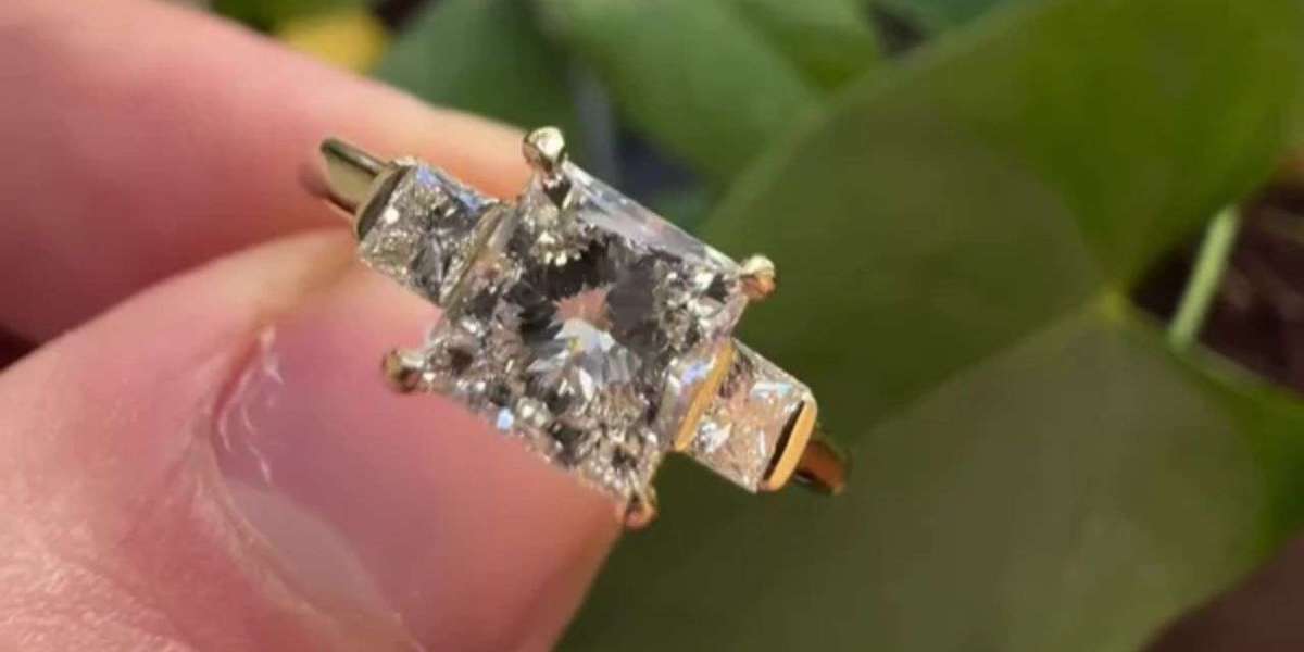 A Buyer’s Journey to Princess Cut Lab Grown Diamond Rings