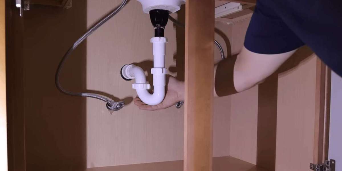 What Are the First Signs of Sewer Gas Poisoning?