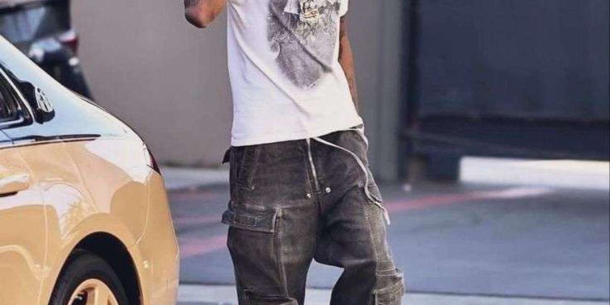 Travis Scott hoodie casual fashion guide for young fans