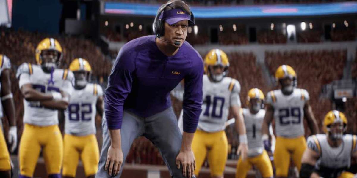 Formation Shifts: CFB 27's Pre-Snap Game-Changer
