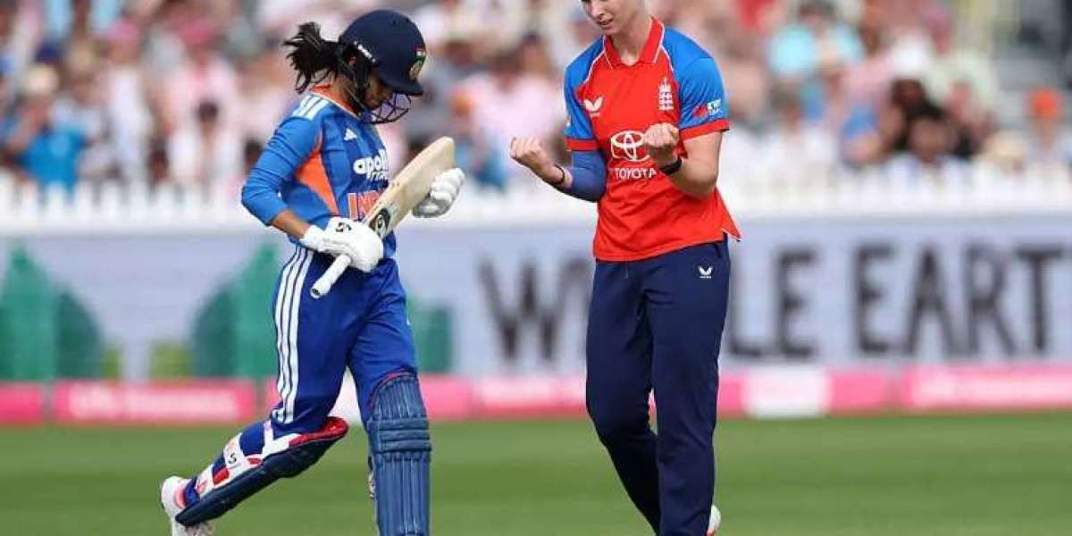 All-round Freya Kemp helps England draw level