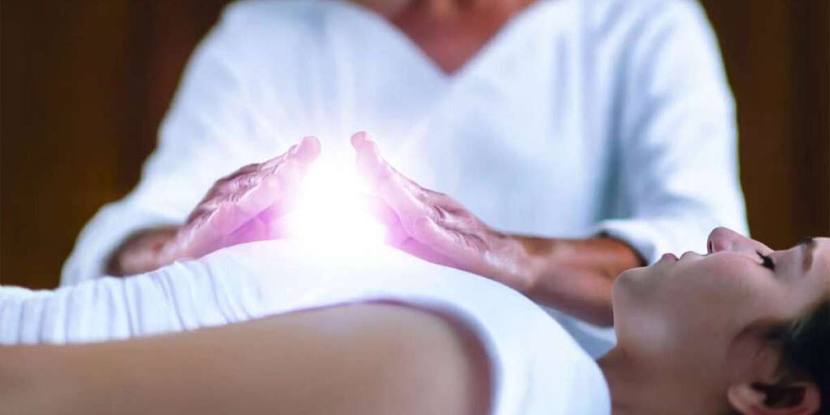 Feeling Overwhelmed? Try an Aromatherapy Massage in Christchurch