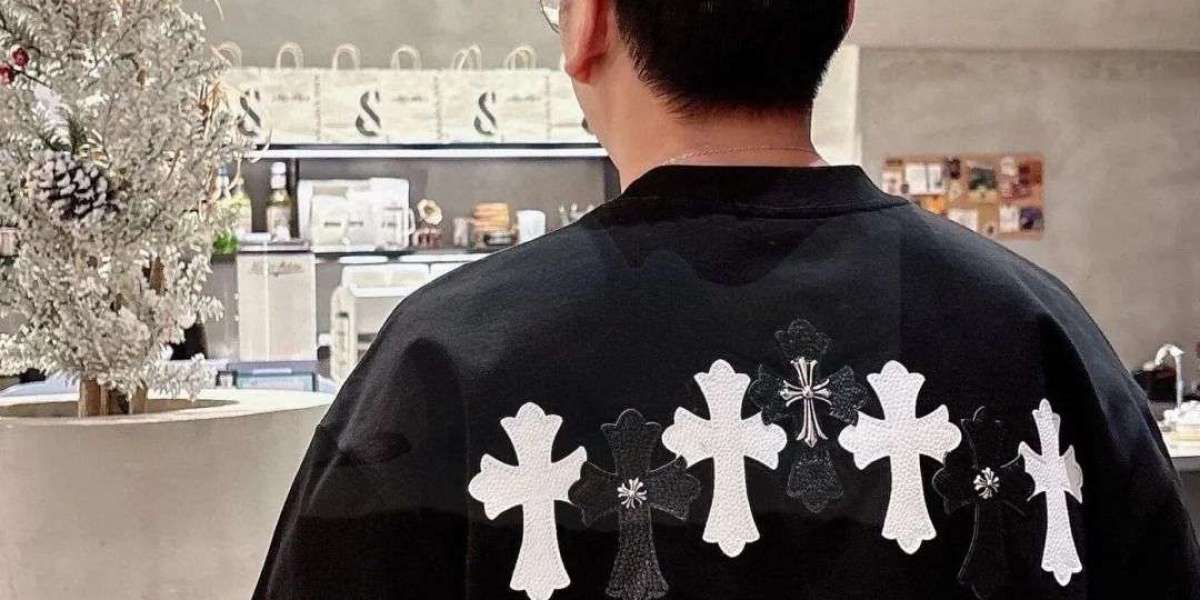 クロムハーツのTシャツプリントはひび割れたり剥がれたりしません