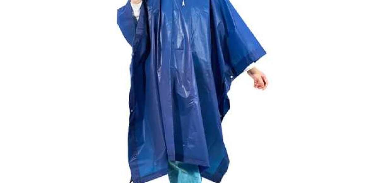 Is a Loose Raincoat Good for Outdoor Use?