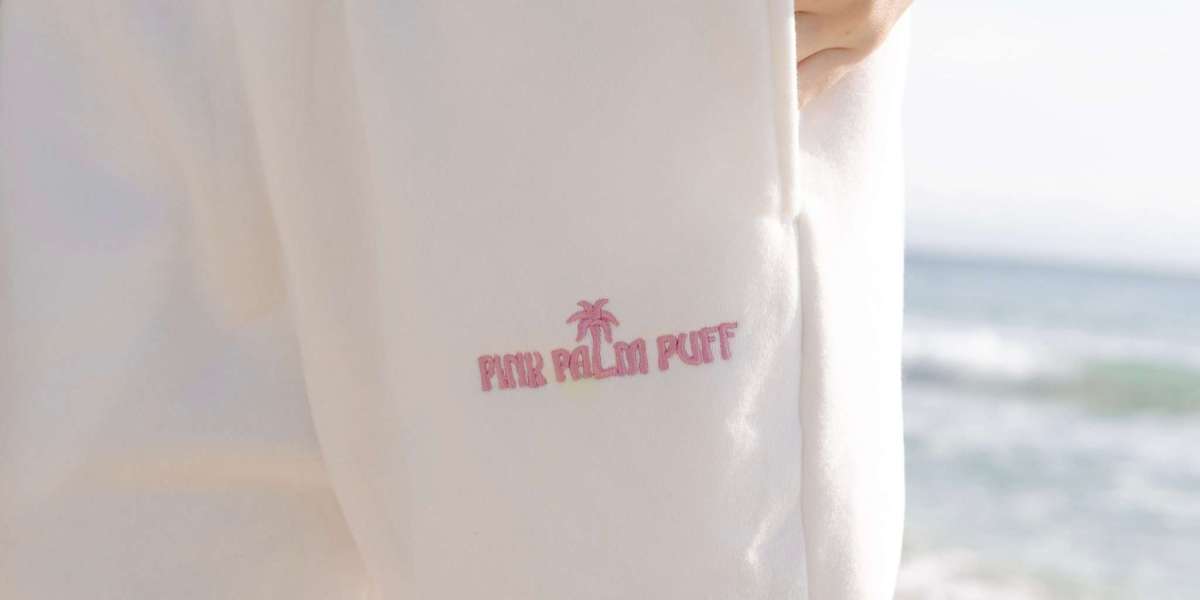 Pink Palm Puff Styles Worth Wearing This Season