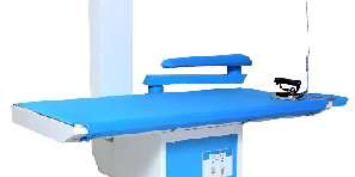 Onde a Industrial Vacuum Ironing Table é Usada em Roupas?