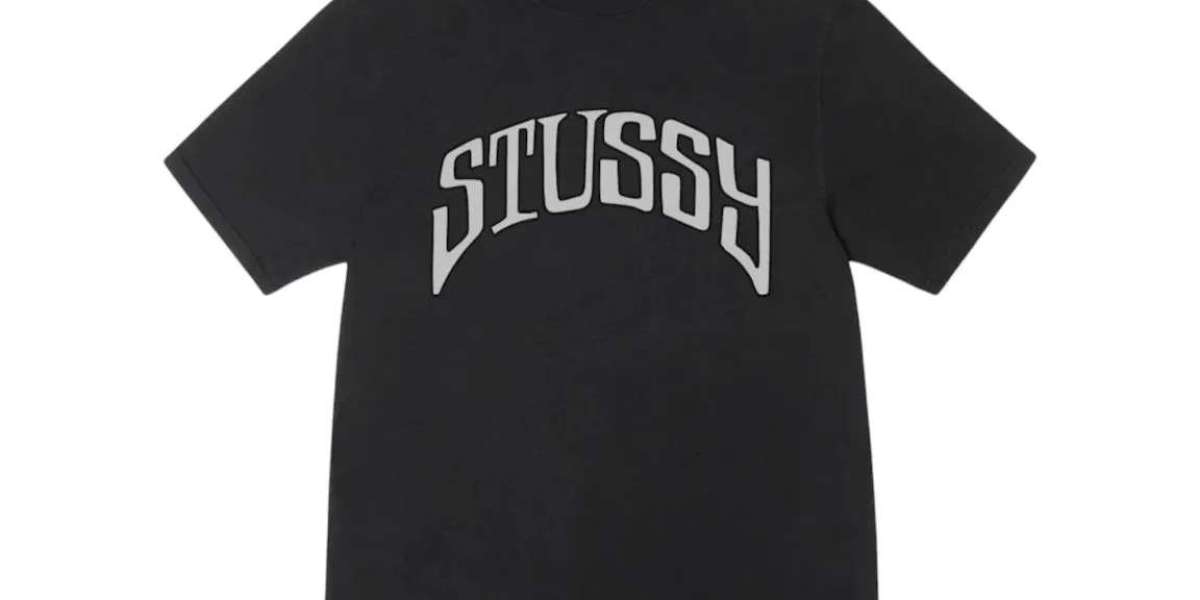 Stussy Zip Up Hoodie: The Perfect Layer for Everyday Outfits