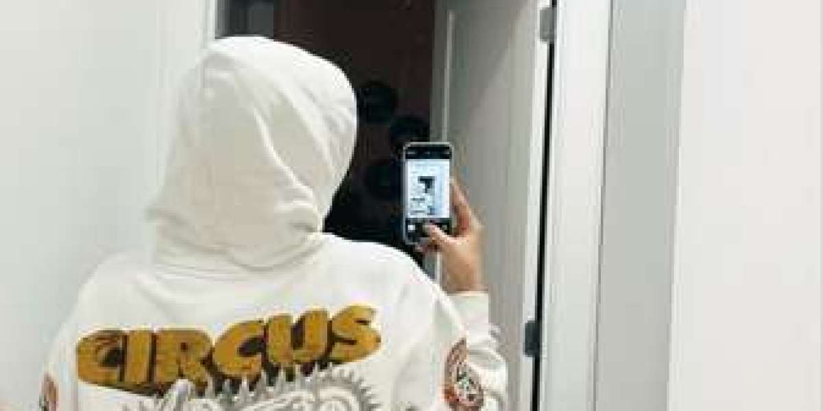 Travis Scott Merch: How Music, Style, and Streetwear Come Together