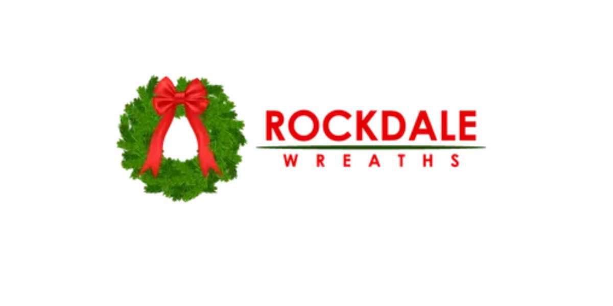 Fresh Wreaths For Christmas: Front Door Styles Buyers Truly Love