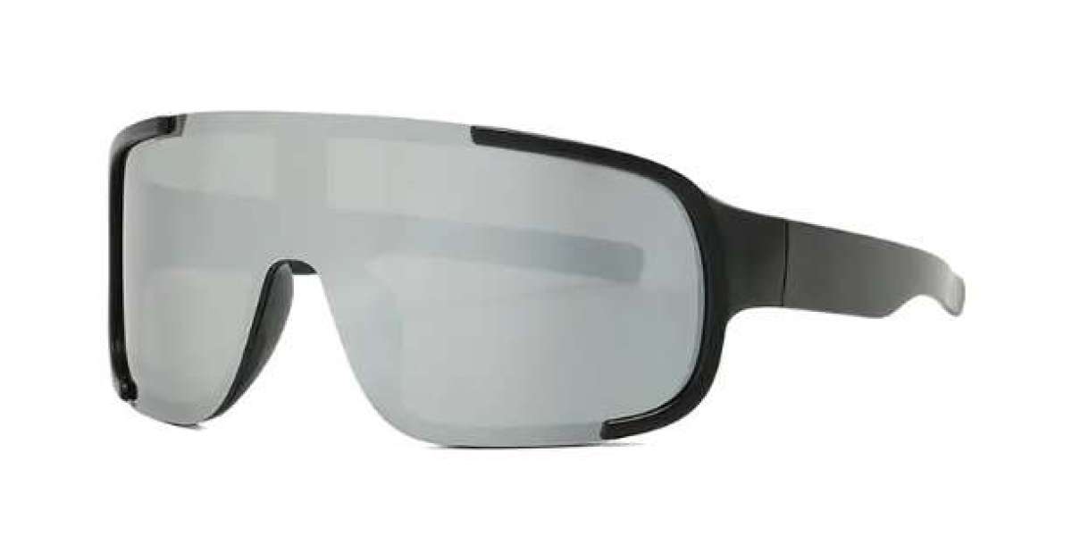 Digital Innovation in the Global Optical Industry