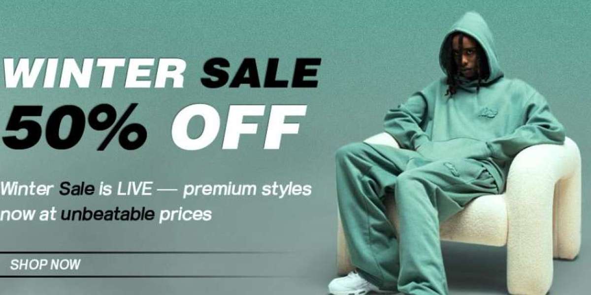 Nofs und None of Us Tracksuit: Moderner Streetwear-Look